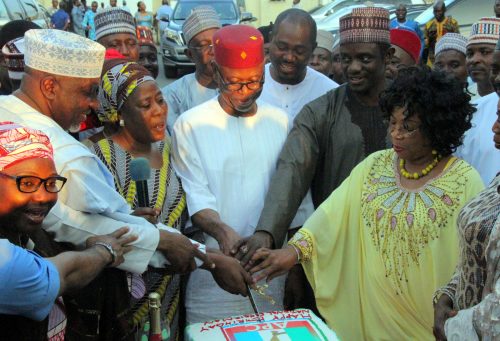 Celebrant cuts his birthday cake | Photo: TheCable LifeStyle