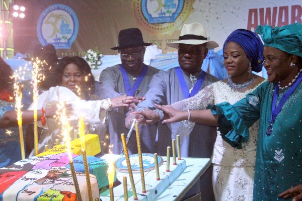 L-R Dame Patience Jonathan, Former Nigerian First Lady; Dr Goodluck Jonathan, Former President; Barr Nyesom Wike, Rivers State Governor; His Wife Justice Suzzeth Wike and Justice Mary Odili Cutting the Golden Jubilee Cake during the Rivers State Golden Jubilee Awards and houours Night Weekend in Port Harcourt. Photo: Nwankpa Chijioke
