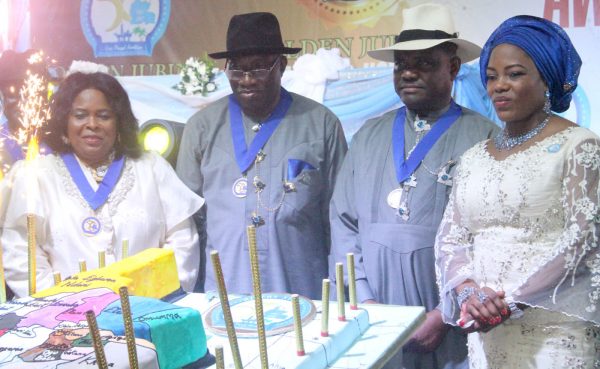 L-R Dame Patience Jonathan, Former Nigerian First Lady; Dr Goodluck Jonathan, Former President; Barr Nyesom Wike, Rivers State Governor and His Wife Justice Suzzeth Wike after cutting the Golden Jubilee Cake during the Rivers State Golden Jubilee Awards and houours Night Weekend in Port Harcourt. Photo: Nwankpa Chijioke