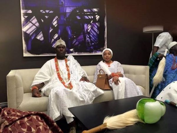 HIM-OONI-Alayeluwa-Enitan-Babatunde-Ogunwusi-and-his-beautiful-wife-yeyelua-of-the-source
