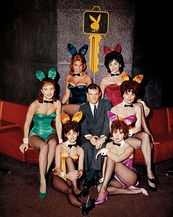 hughhefkeyHefner with Bunnies Playboy Club Chicago 1960_credit Playboy