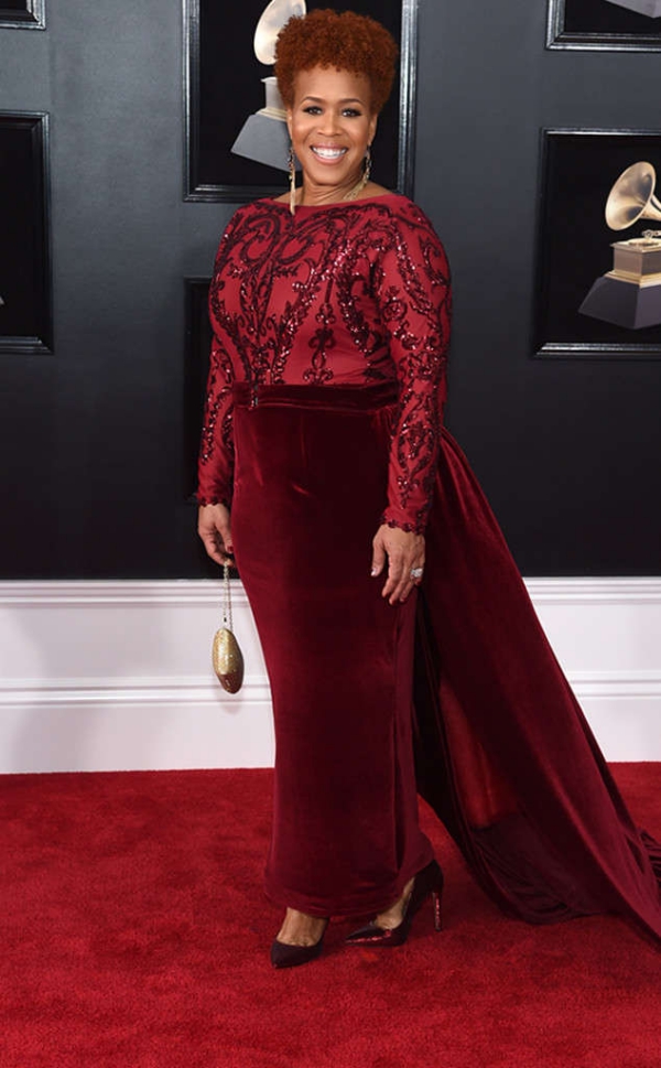 rs_634x1024-180128134707-634-red-carpet-fashion-2018-grammy-awards-tina-campbell.