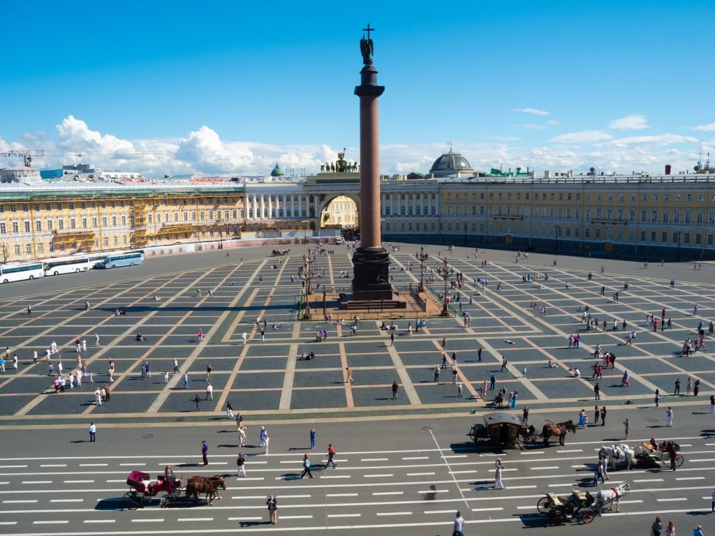 Alexander-Column-on-Palace-Square-in-St-1024x768