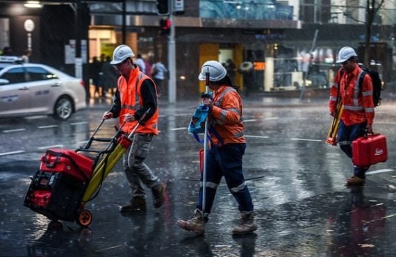Australian workers entitled to stay off job on rainy days