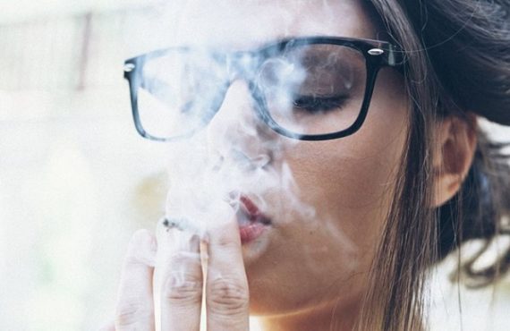 Smoking can harm eyesight, lead to blindness, experts warn