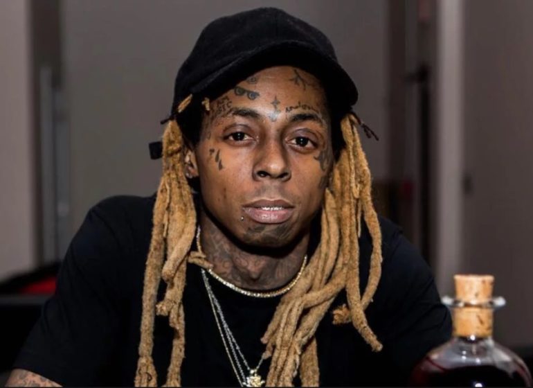 Police 'find guns, cocaine' in Lil Wayne’s private jet