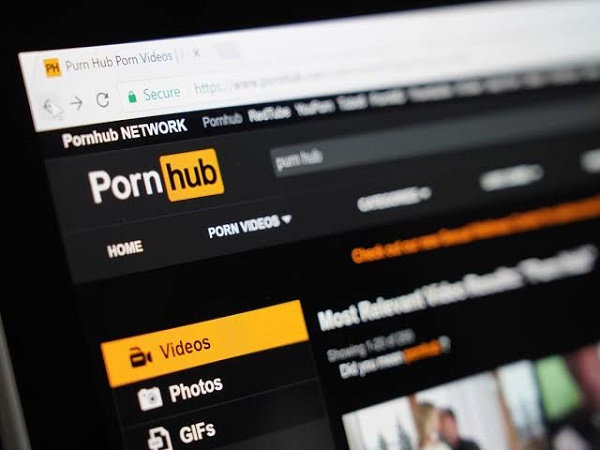 EXTRA: ‘You make it hard for us to enjoy’ -- Deaf man sues Pornhub over lack of closed captioning