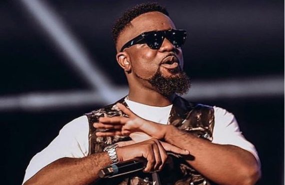 Sarkodie ends feud with Yemi Alade