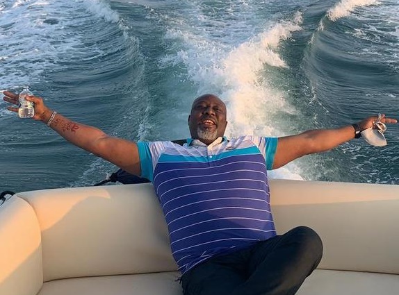 VIDEO: 'Life is for the living... spend if you have it' -- Melaye taunts critics on boat cruise