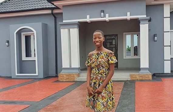 PHOTO: 10-year-old Emanuella builds mother a house