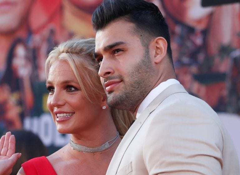 Britney Spears announces engagement to 27-year-old boyfriend