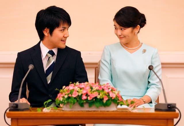 Japan's Princess Mako gives up royal status to marry commoner