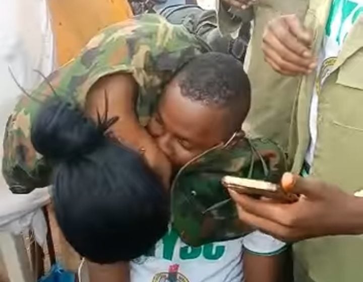 VIDEO: Corps member proposes to soldier in Kwara NYSC camp
