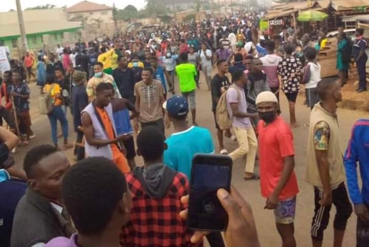 FUTA students protest 'extortion, harassment by thugs outside campus'