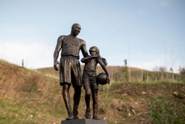 Kobe, Gianna Bryant's statue erected on crash site to mark 2nd anniversary