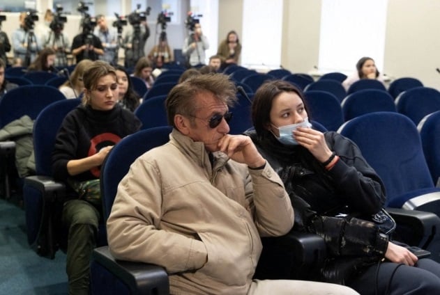 Hollywood's Sean Penn in Ukraine to film documentary on Russian invasion