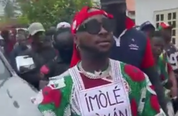 Davido rocks 'Imole Lokan' crested agbada as he arrives Osun for Adeleke