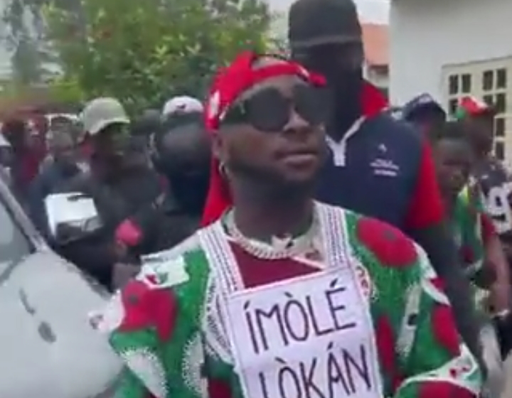 Davido rocks 'Imole Lokan' crested agbada as he arrives Osun for Adeleke