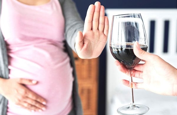 Drinking alcohol during pregnancy alters baby's brain structure, study warns