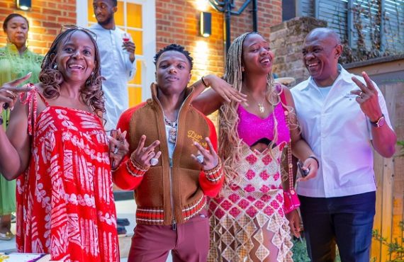 PHOTOS: Wizkid turns up for graduation party of Tony Elumelu’s daughter