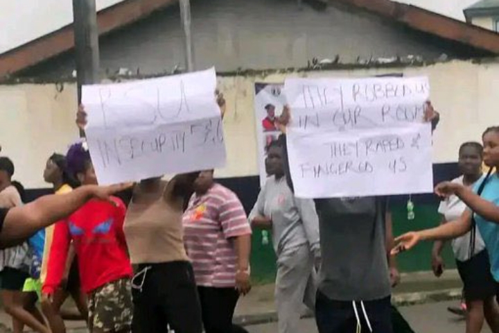 VIDEO: Rivers varsity students protest over 'robbery attacks' on campus