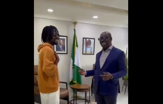 Watch Obaseki duet with Johnny Drille to 'how are you, my friend'