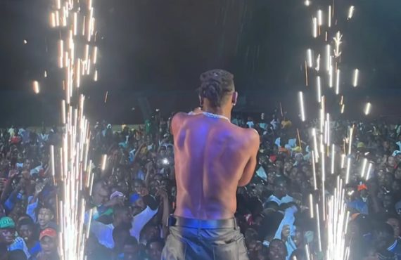 Mayorkun says he may never perform again in Calabar over 'stolen jewelry'