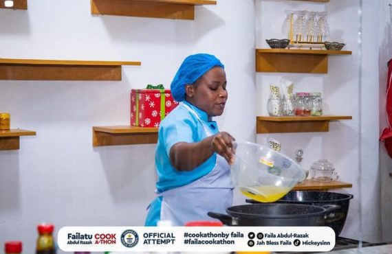 Ghanaian chef cooks for over 200 hours to set new world record
