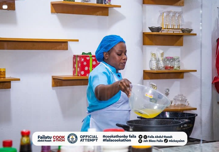 Ghanaian chef cooks for over 200 hours to set new world record