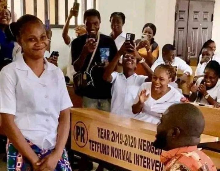EXTRA: ABSU lecturer kneels before student to propose on Valentine's Day