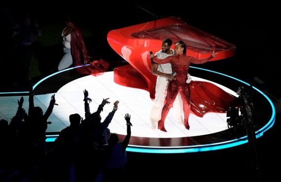VIDEO: Usher delivers hit songs at Super Bowl halftime show