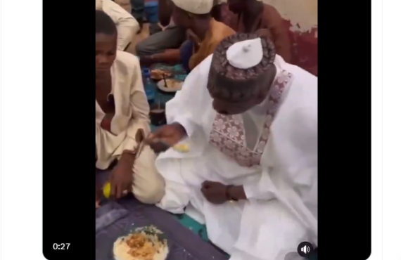 TRENDING VIDEO: Sokoto governor breaks Ramadan fast with almajiri boy