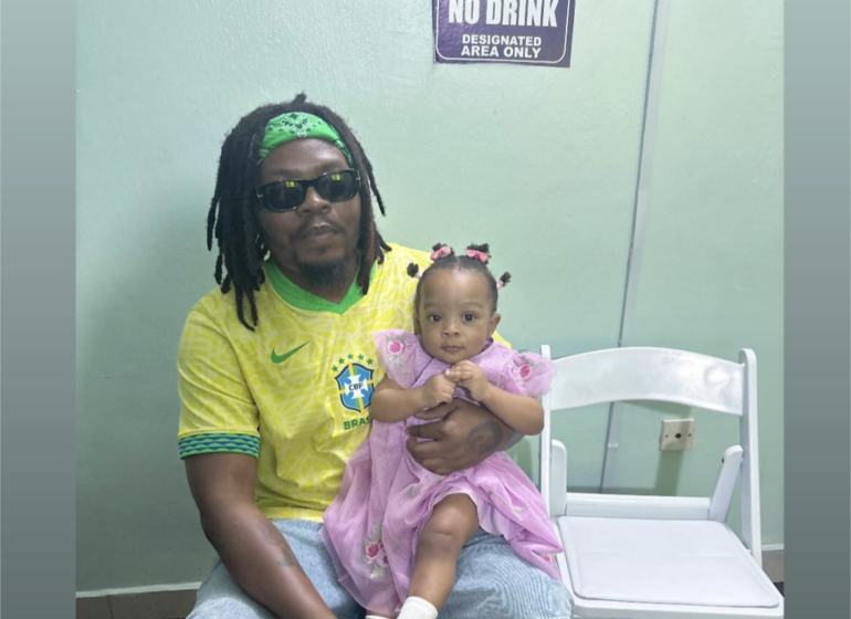 Olamide and daughter