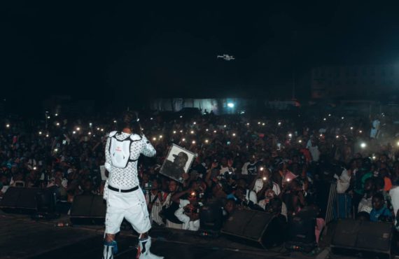 PHOTOS: Rapper JeriQ thrills massive crowd at Onitsha concert