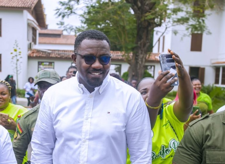 John Dumelo