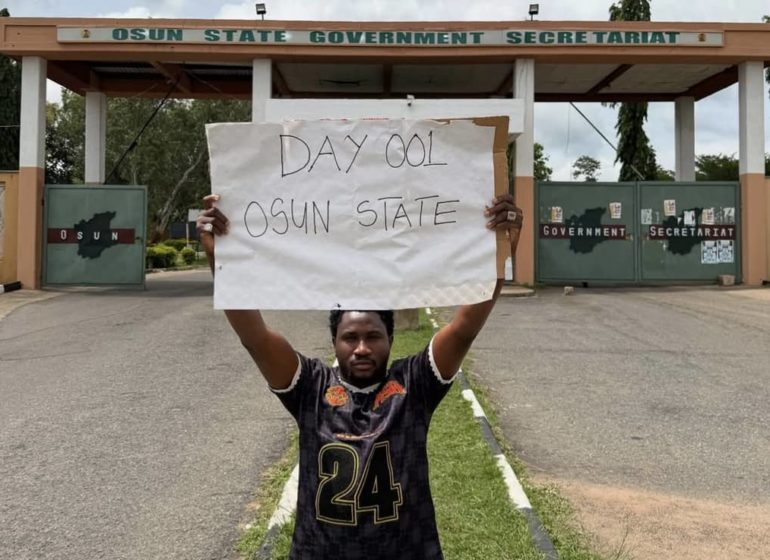 EXTRA: Nasboi begins 36-state kneeling tour to secure collaboration with Davido
