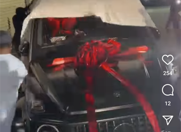 Davido gifts wife G-wagon as dollars rain at her birthday party in US