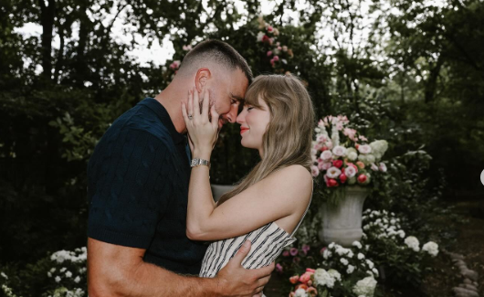 Taylor Swift, Travis Kelce are engaged