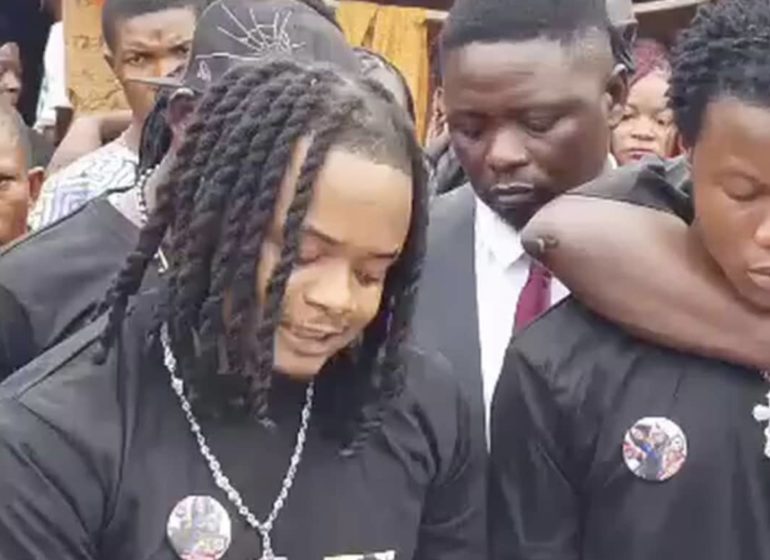 Crayon pays tribute to mum at funeral