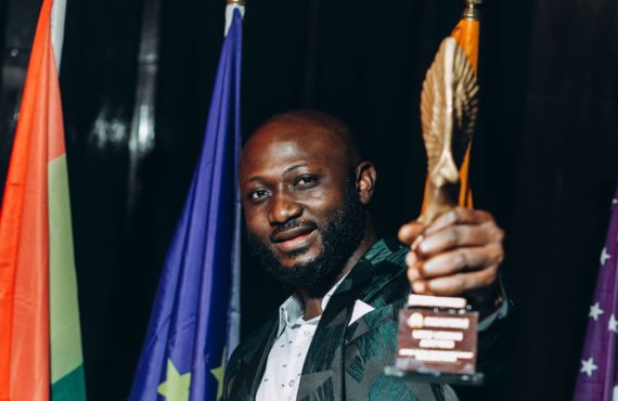 Uzee Usman wins ‘actor of the year’ at Peace Achievers’…