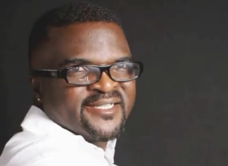 Abass 'Obesere' Akande, the fuji singer.