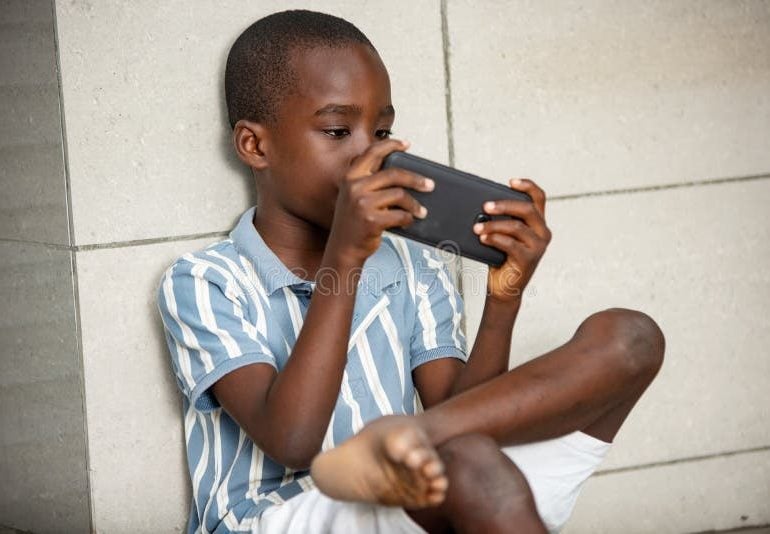 Here are screen time rules that work for Nigerian kids