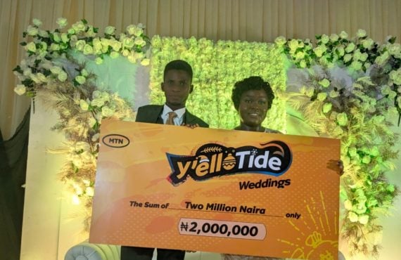 PHOTOS: MTN surprises couple with N2m at their Lagos wedding